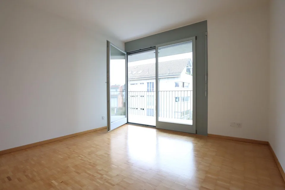 Attraktive 4.5-Zimmerwohnung mit Schwimmteich zur Mitbenutzung