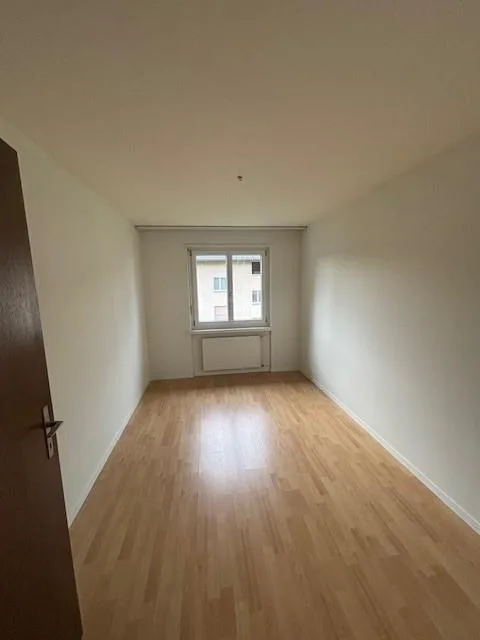 Preiswerte Familienwohnung in Wohngegend – foto 6 di 8