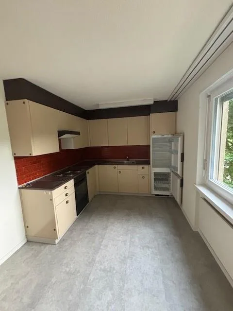 Preiswerte Familienwohnung in Wohngegend