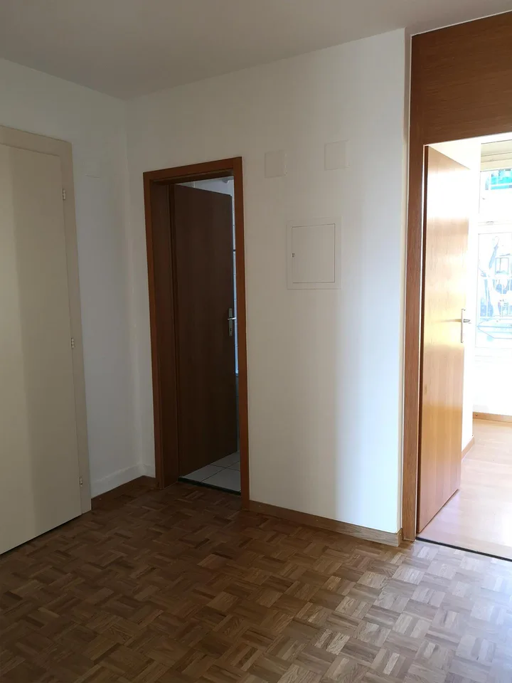 Grosse 2.5 Zi-Wohnung mit Sitzplatz im Lachenquartier