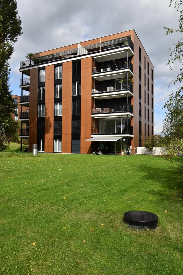 Moderne 3.5-Zimmer-Gartenwohnung im Grünen und Zentrumsnah