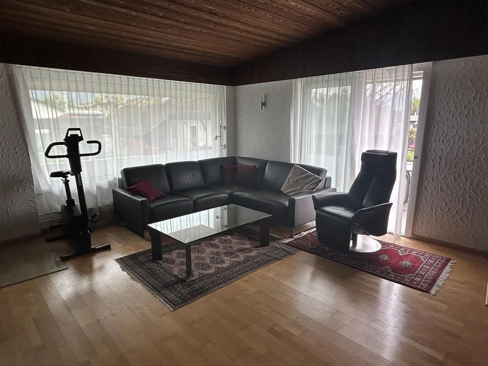 grosszügiges Haus an schöner Lage