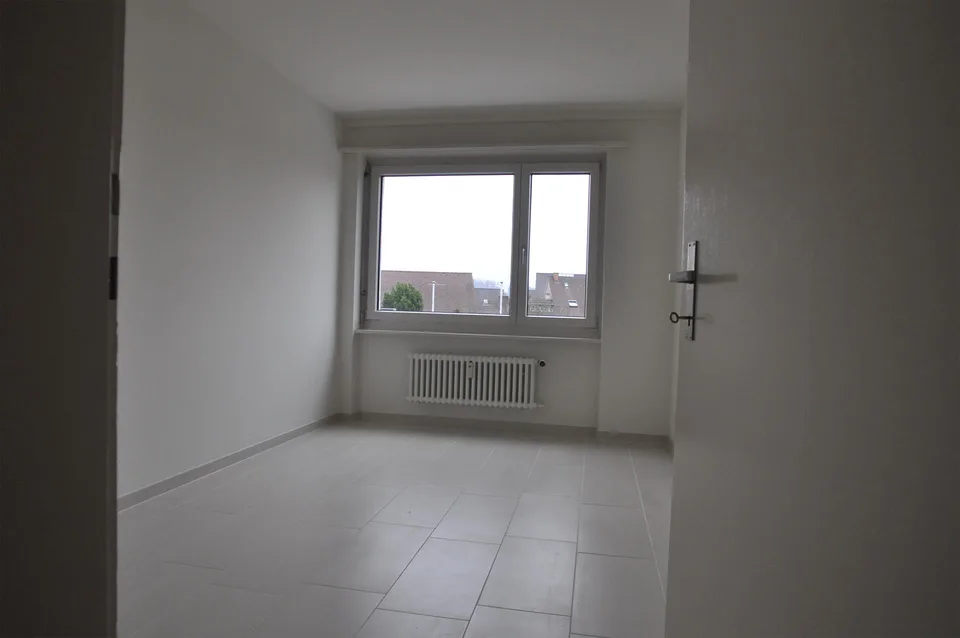 5-Zimmerwohnung, 114 m2, 2. OG, Lift, zentrale Lage in Laufen