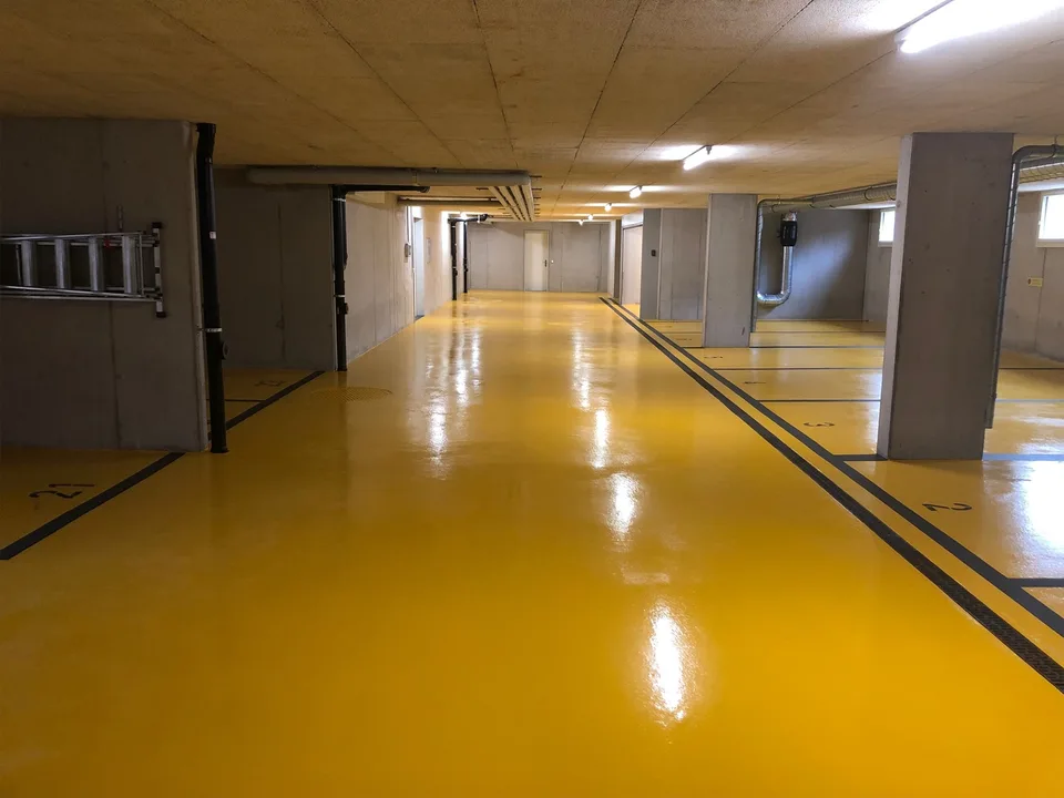 Kleinwagen-Einstellhallenplatz an zentraler Lage in Laufen - kw23