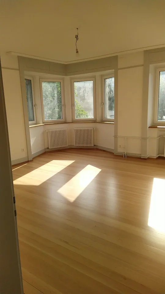 Lichtdurchflutete Jugendstil-Dachwohnung