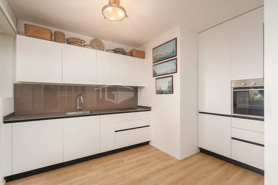 Elegante 4.5 locali con terrazze, vicino al centro e alla stazione ... – Foto 6 von 13