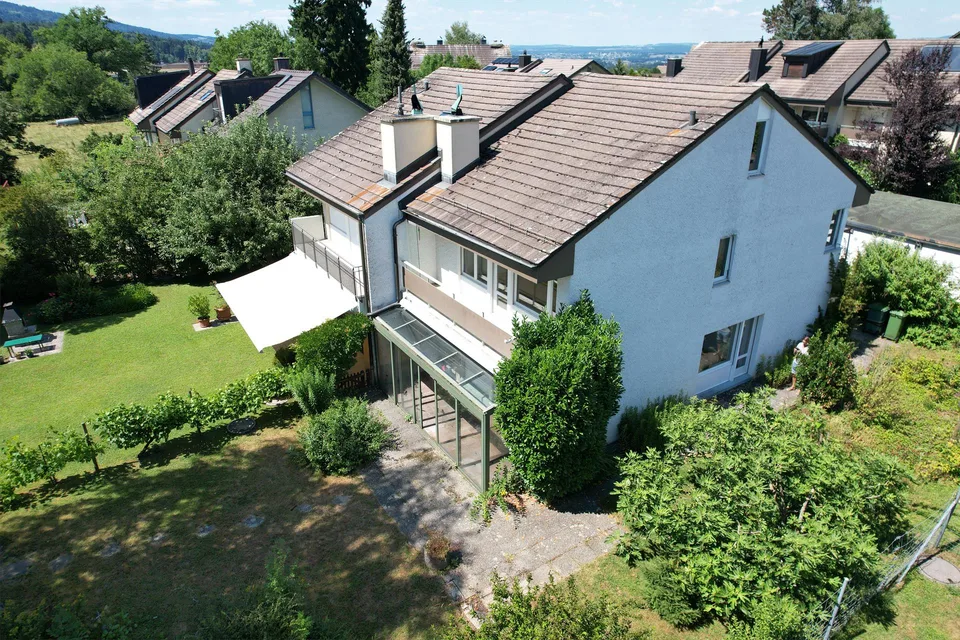 charmantes 4.5-Zimmer-Reiheneinfamilienhaus in Oetwil am See