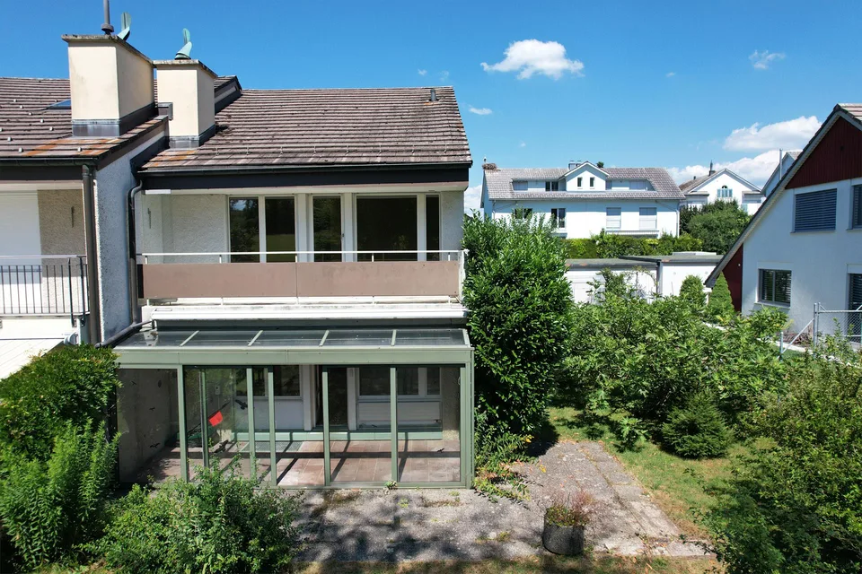 charmantes 4.5-Zimmer-Reiheneinfamilienhaus in Oetwil am See