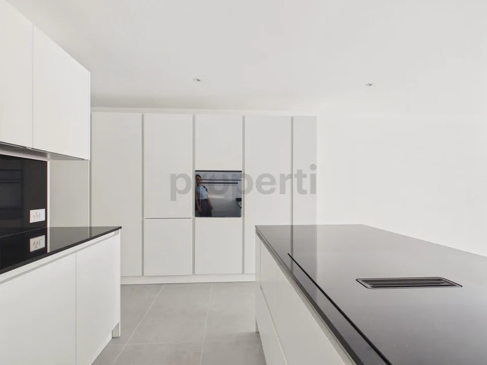 Moderno 3.5 locali appartamento con parcheggio interno, Biasca