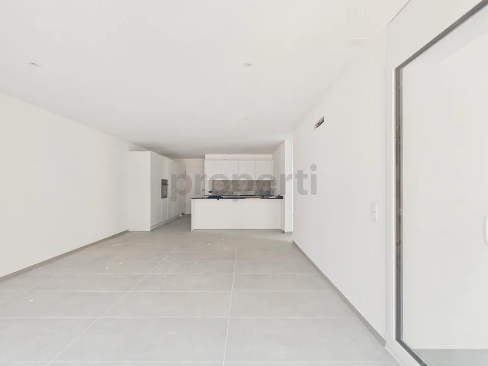 Moderno attico 3.5 locali con parcheggio e cantina, Biasca
