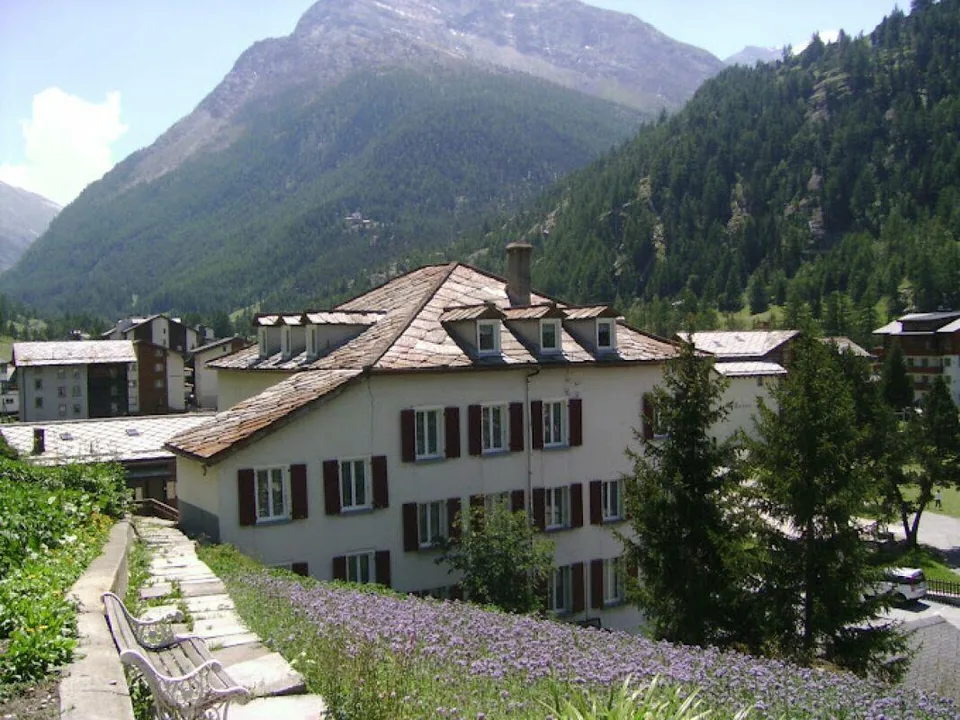 Monte Moro Gruppenhaus mit 93 Betten! Freie Sicht auf die umliegend...