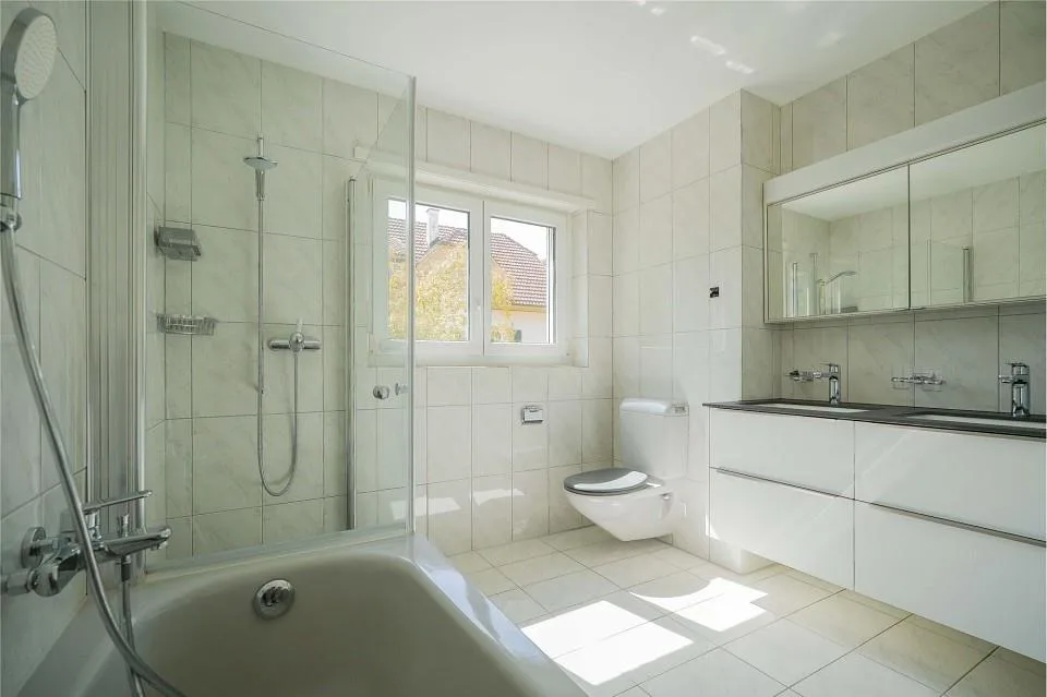 Appartamento di giardino 4,5 locali ben mantenuto vicino al centro del villaggio – foto 11 di 13