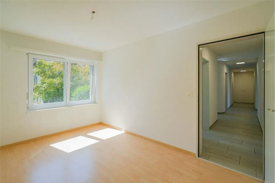 Gepflegte 4.5 Zimmer-Gartenwohnung nahe Dorfzentrum