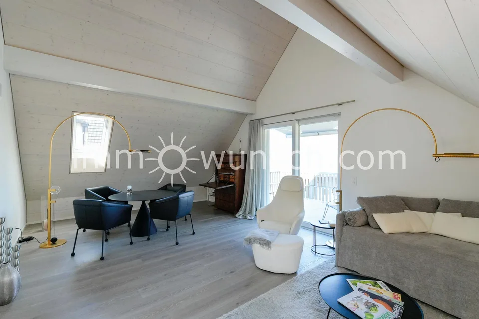 Modern ausgestattete, sowie helle 2.5 Zi. Dach-Eigentumswohnung – photo 5 sur 13