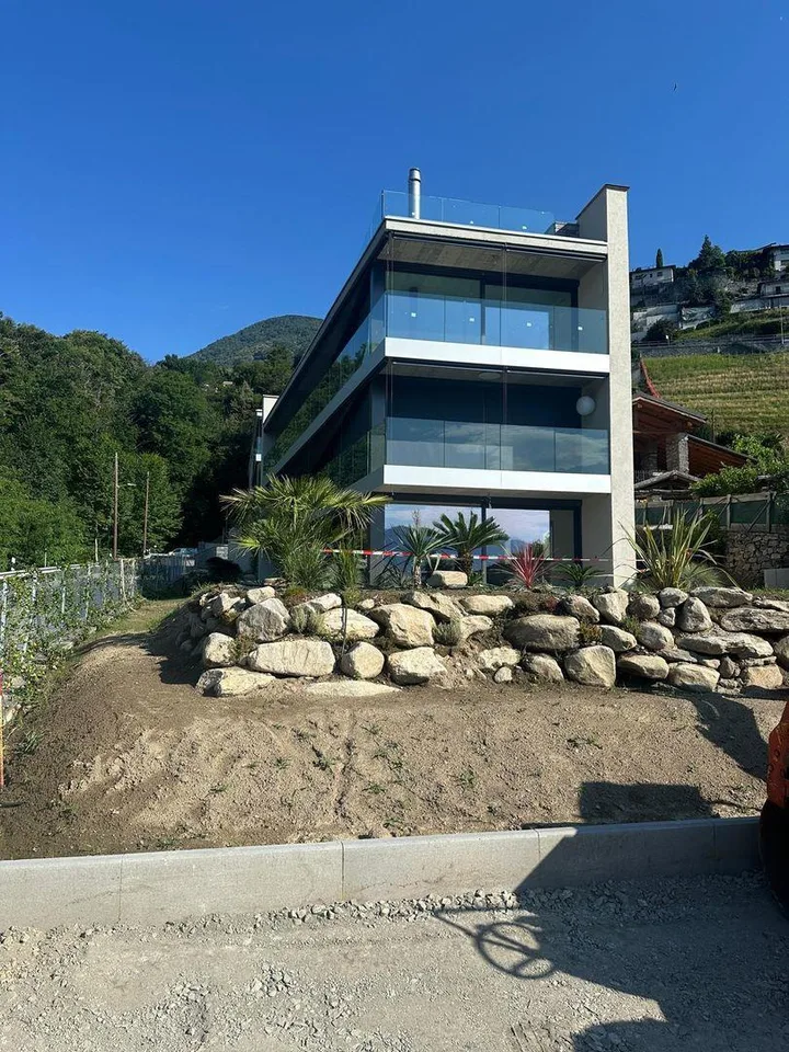 L'ultimo grande giardino con vista lago. Il privilegio di vivere al...