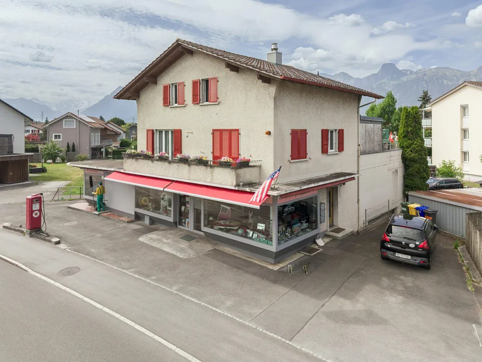 Zentrumsnahe Wohn- und Gewerbeliegenschaft in Uetendorf