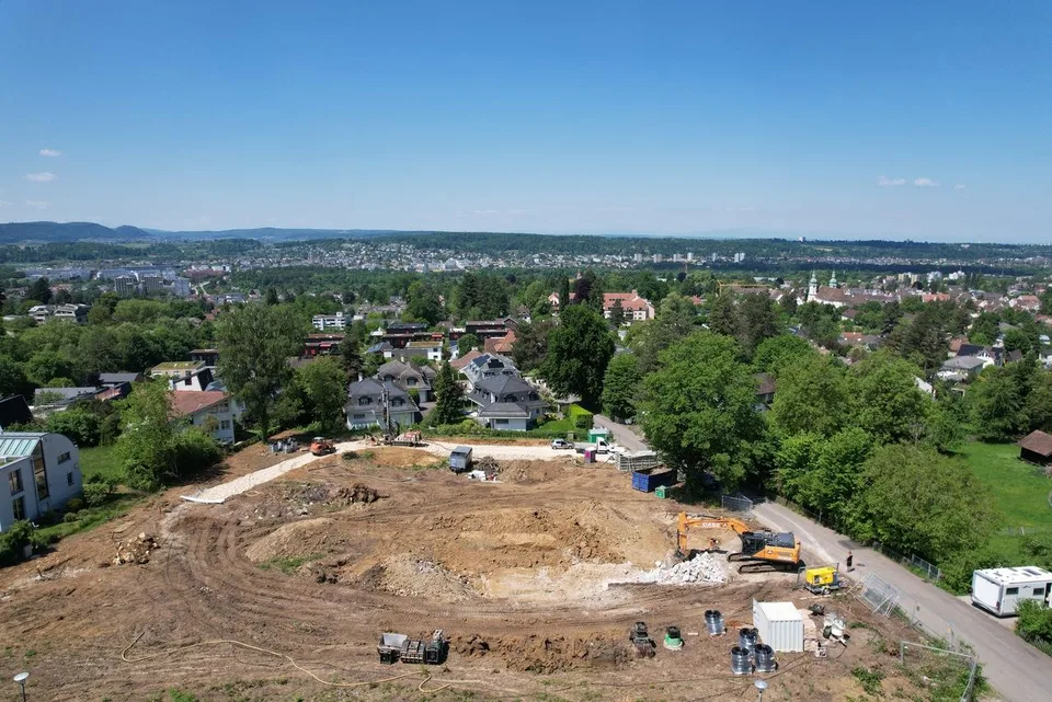 ZEITGENÖSSISCHE ARCHITEKTUR AN EXZELLENTER LAGE