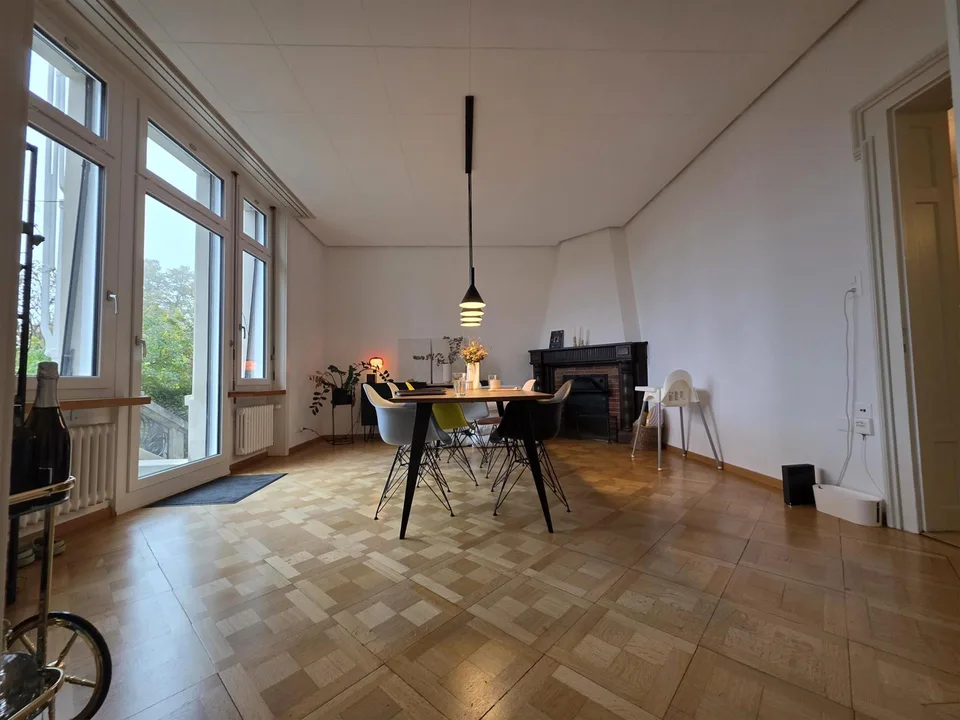 Grosszügige 5.5-Zimmer-Parterrewohnung mit 120 m² Terrasse