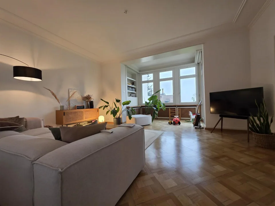 Grosszügige 5.5-Zimmer-Parterrewohnung mit 120 m² Terrasse