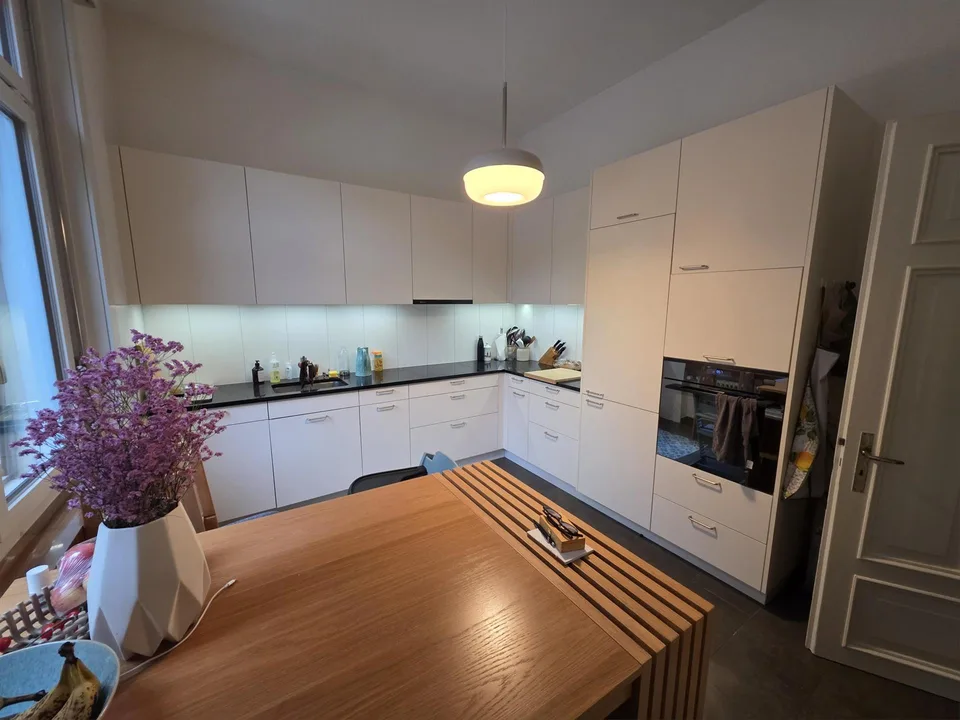 Grosszügige 5.5-Zimmer-Parterrewohnung mit 120 m² Terrasse