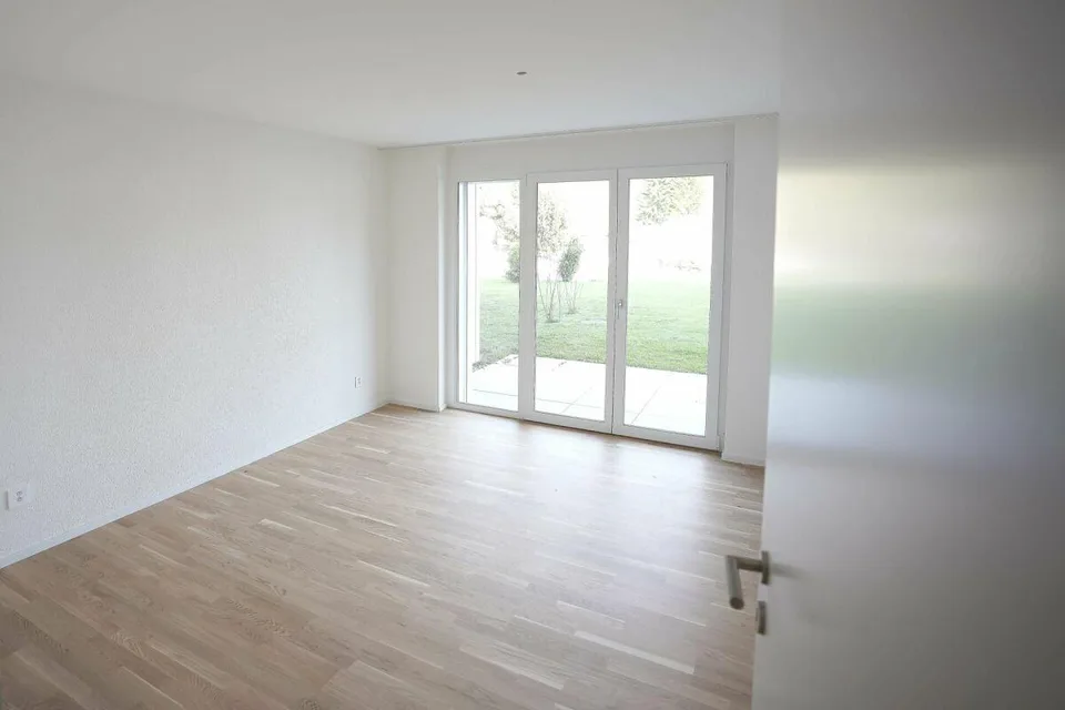 Moderne 3.5-Zimmerwohnung mit Stil und Komfort im Erdgeschoss