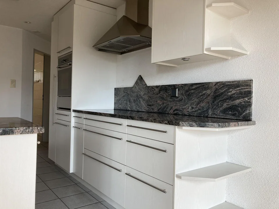 gemütliche Wohnung mit Wintergarten und Panoramasicht