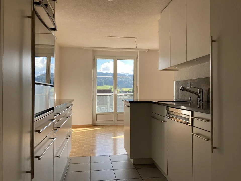 gemütliche Wohnung mit Wintergarten und Panoramasicht