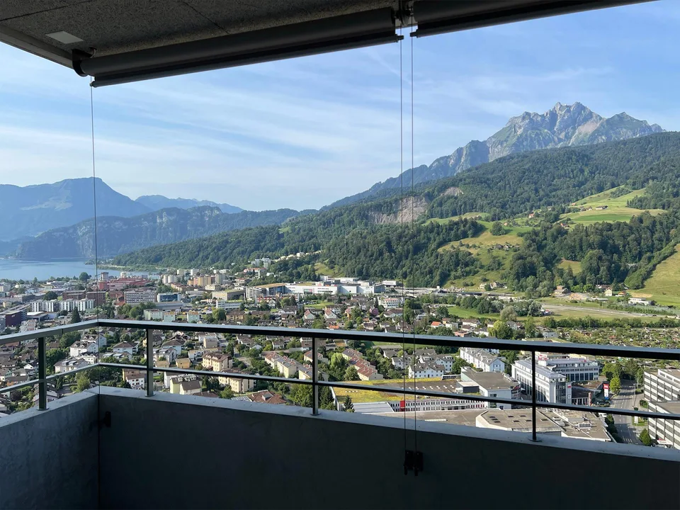 68 m² mit Seesicht 28. Stock Erstvermietung mit Einstellplatz
