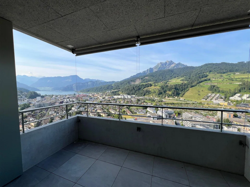 68 m² mit Seesicht 28. Stock Erstvermietung mit Einstellplatz