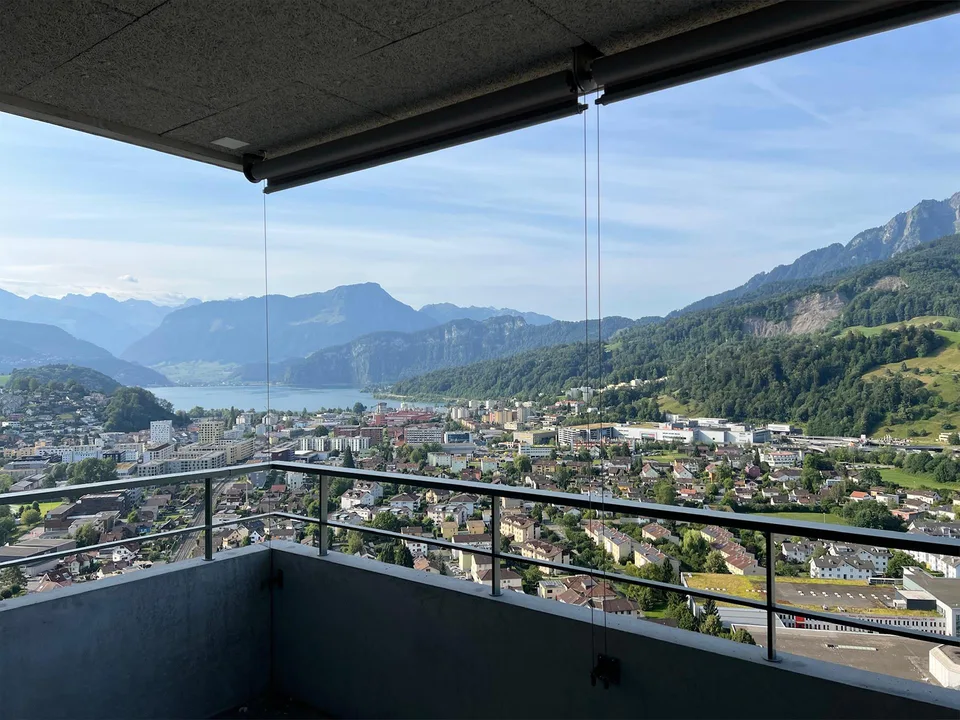 68 m² mit Seesicht 28. Stock Erstvermietung mit Einstellplatz