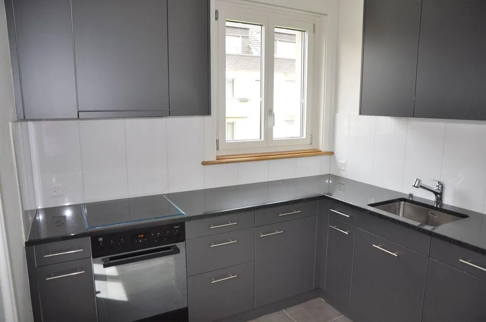 4 Zimmerwohnung Altbau mit grosser Balkonanlage