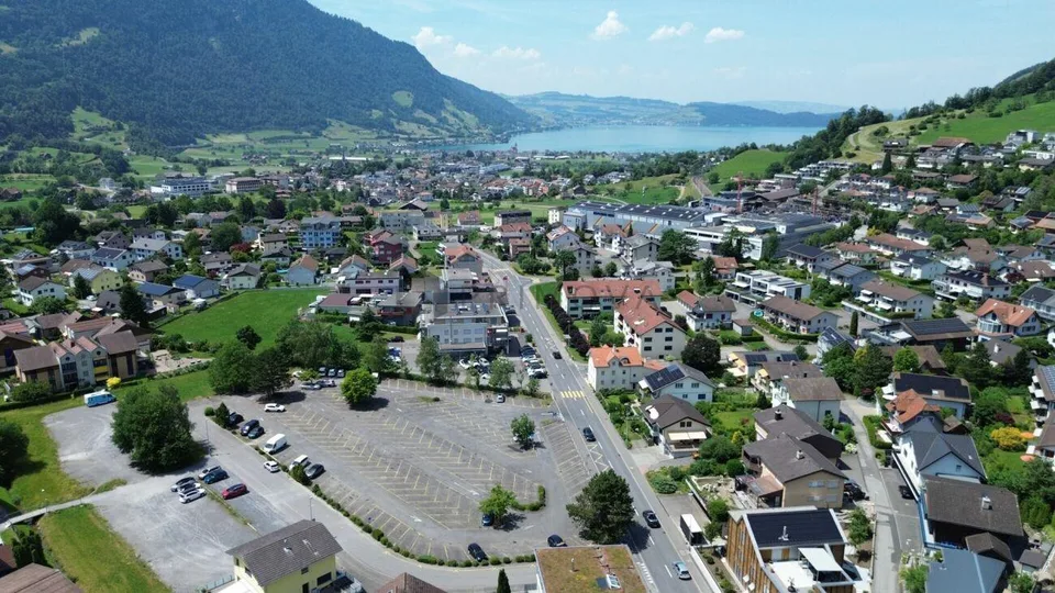 Wohn- und Geschäftshaus mit Wertschöpfungspotenzial!  Investieren S...