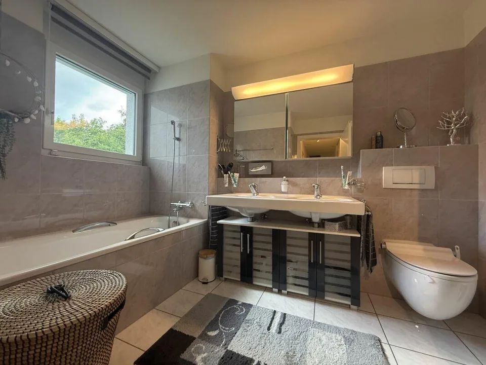 25-319 sehr gepflegte 4.5-Zimmer Gartenwohnung – foto 14 di 18