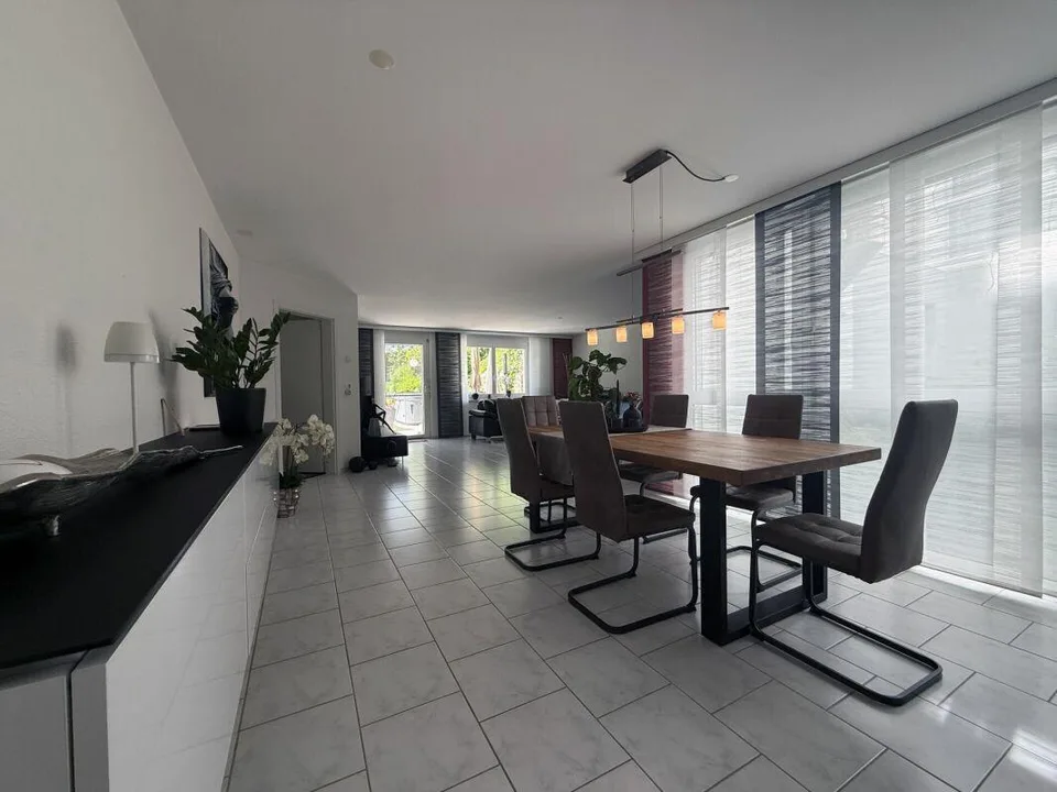 25-319 sehr gepflegte 4.5-Zimmer Gartenwohnung – foto 6 di 18