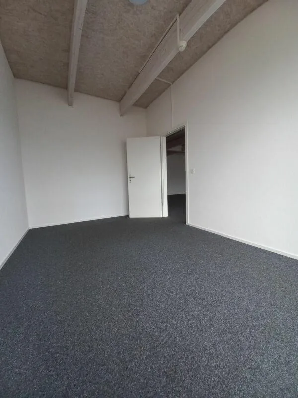 Attraktive Bürofläche zu vermieten – photo 8 of 10