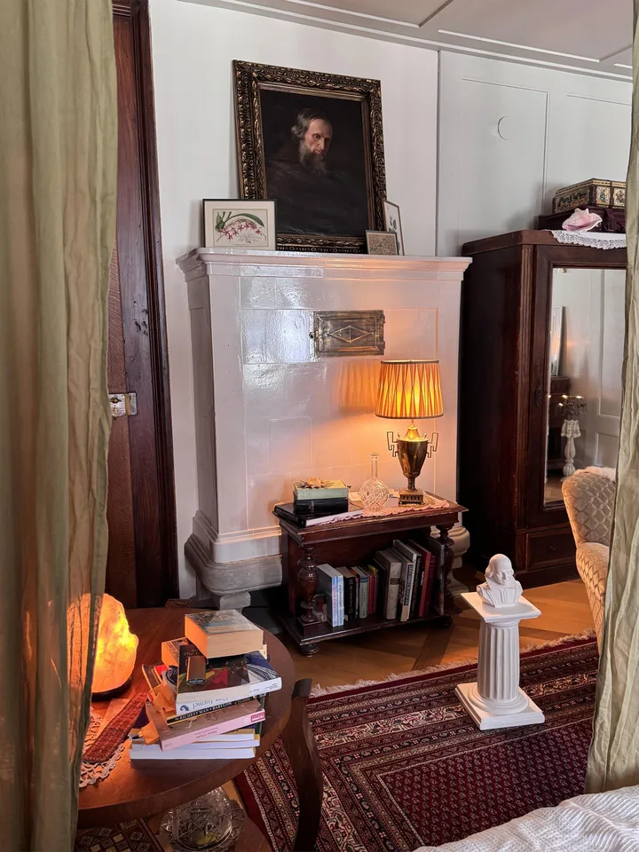 Wunderschöne helle Altbau Wohnung