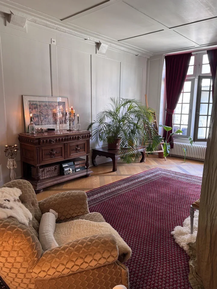Wunderschöne helle Altbau Wohnung