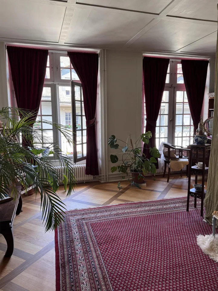 Wunderschöne helle Altbau Wohnung