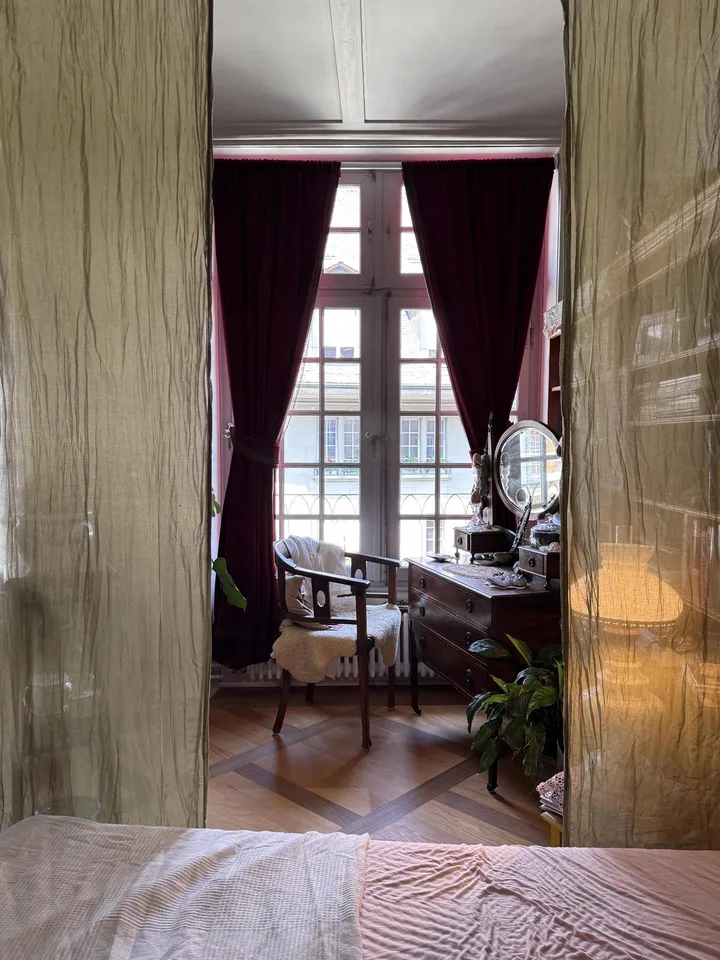 Wunderschöne helle Altbau Wohnung