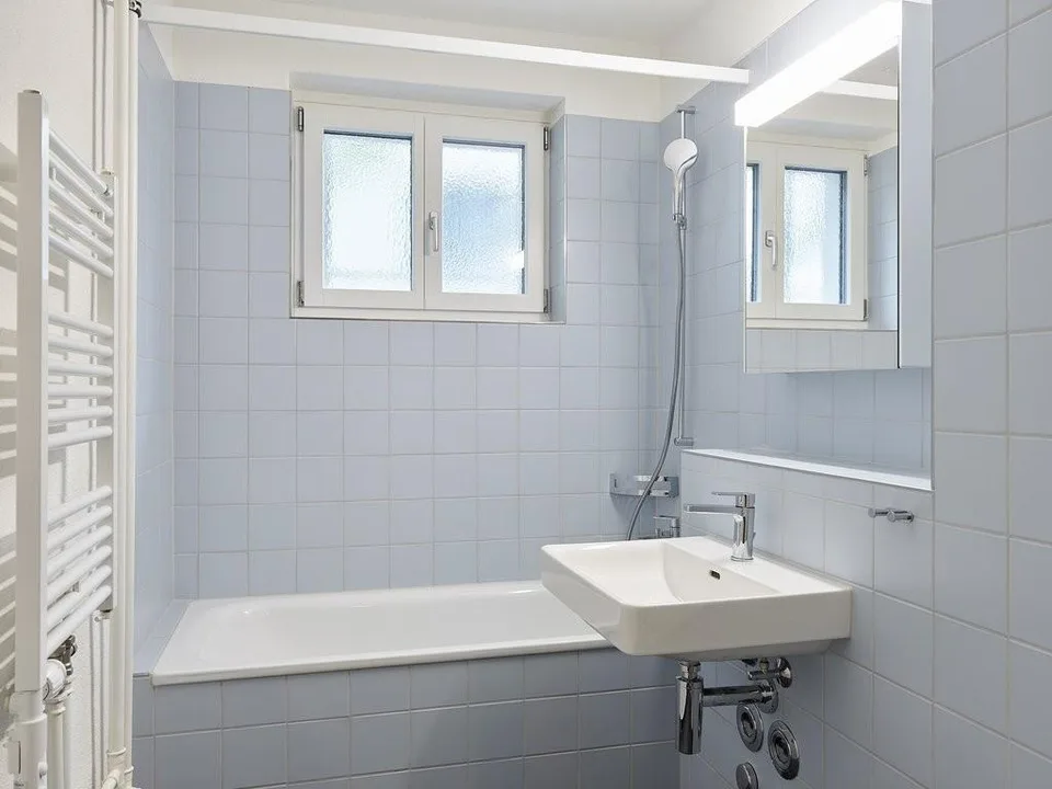 Komplett sanierte 3-Zimmer-Wohnung im Altbaustil