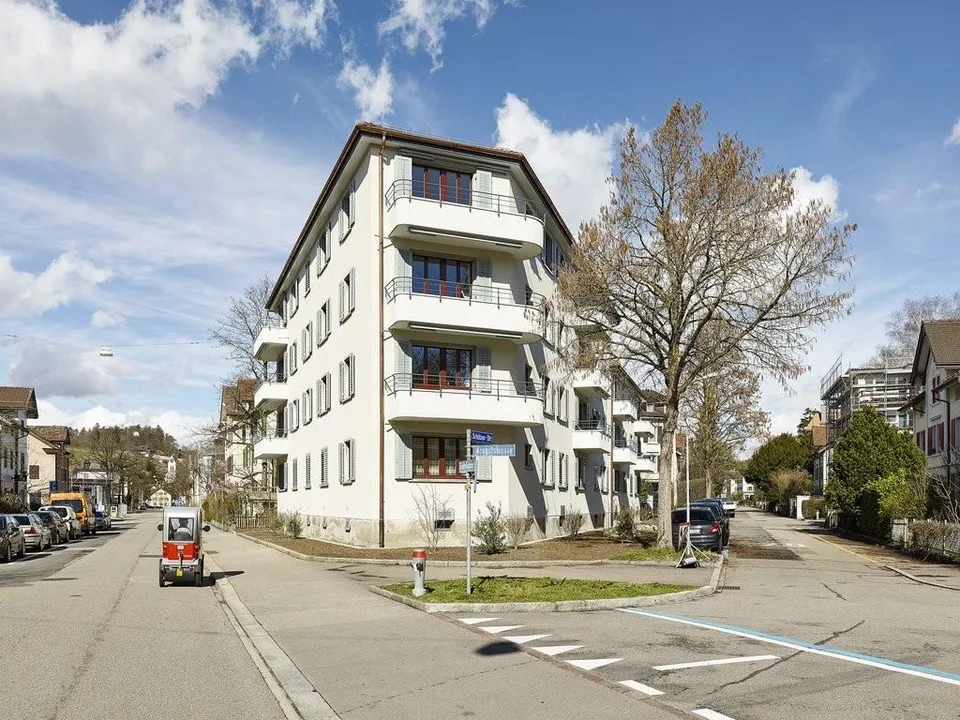 Komplett sanierte 3-Zimmer-Wohnung im Altbaustil