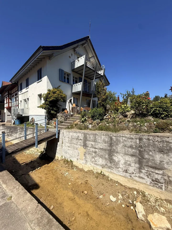 Grosszügiges 6.5-Zimmer-Einfamilienhaus mit Garten in Berlingen
