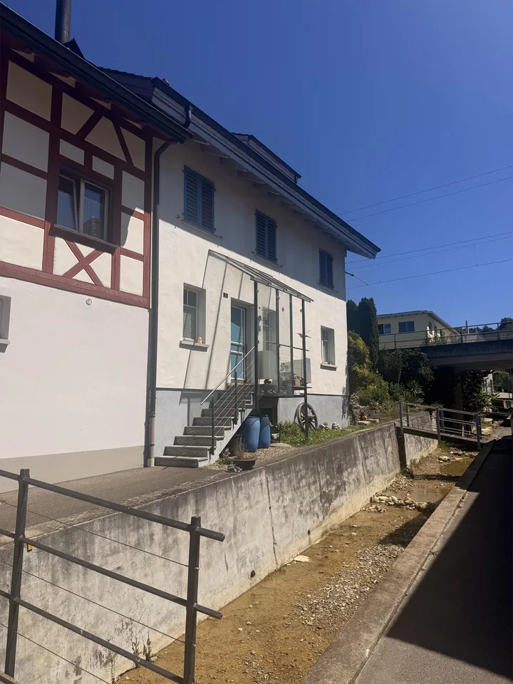 Grosszügiges 6.5-Zimmer-Einfamilienhaus mit Garten in Berlingen