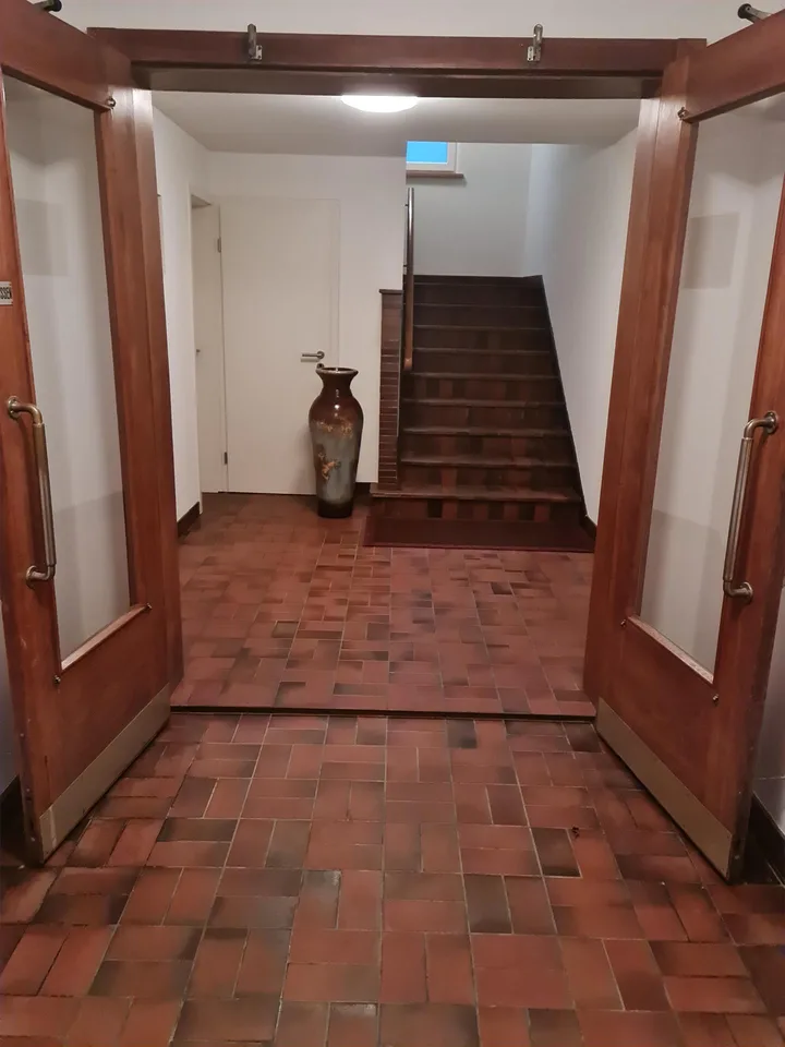 5½-Zimmer mit ca. 150 m², Raum Höhe 270 m, großem Balkon, Kamin Zimmer