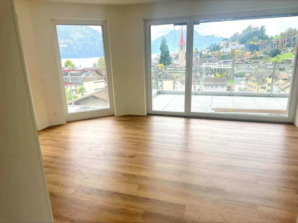 Wohntraum in Weggis mit Ausblick:  2.5 Zimmerwohnung im 1. OG
