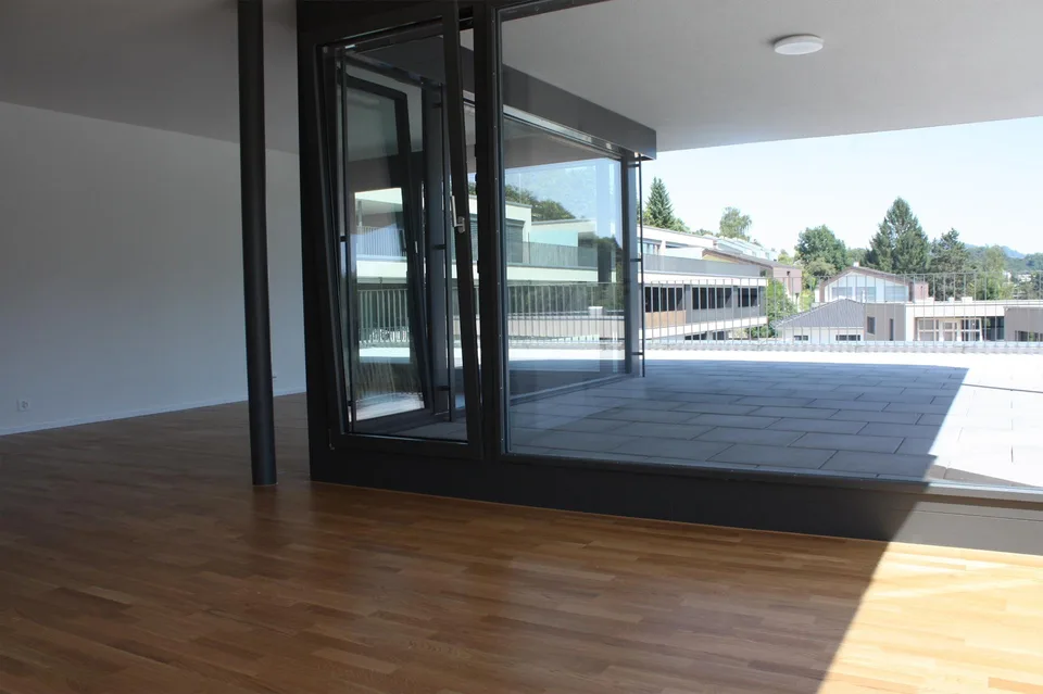 moderne 2.5-Zimmer-Attikawohnung in Herrenschwanden