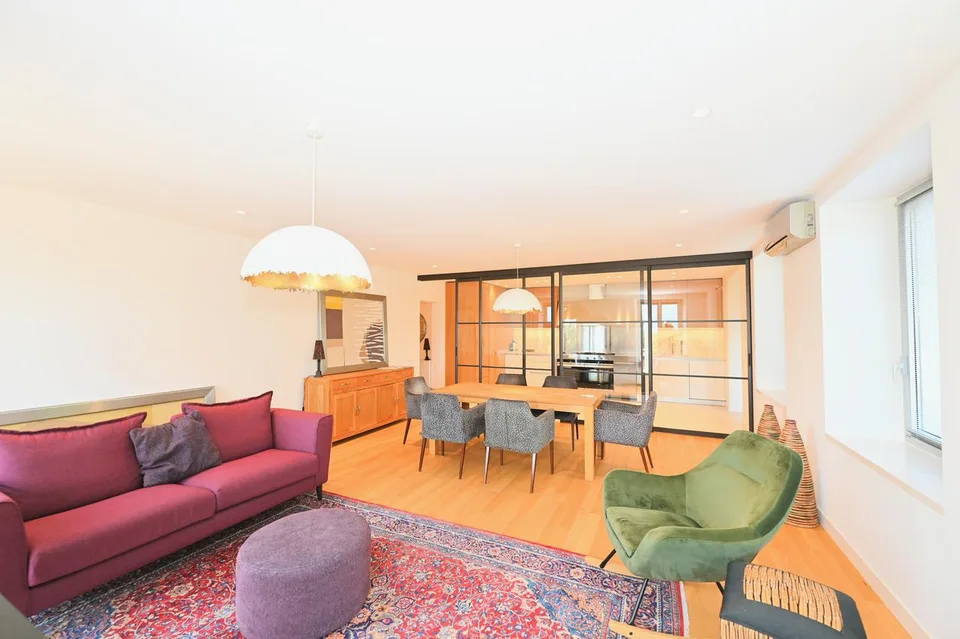 Elegante Appartamento Ammobiliato con Vista Panoramica a Porza – foto 6 di 16
