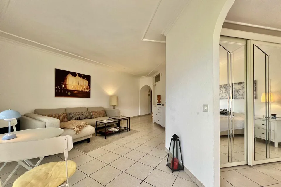 Réduction de prix!!! Appartement de vacances élégant avec grande terrasse, piscine communautaire et accès direct au lac – photo 23 sur 30