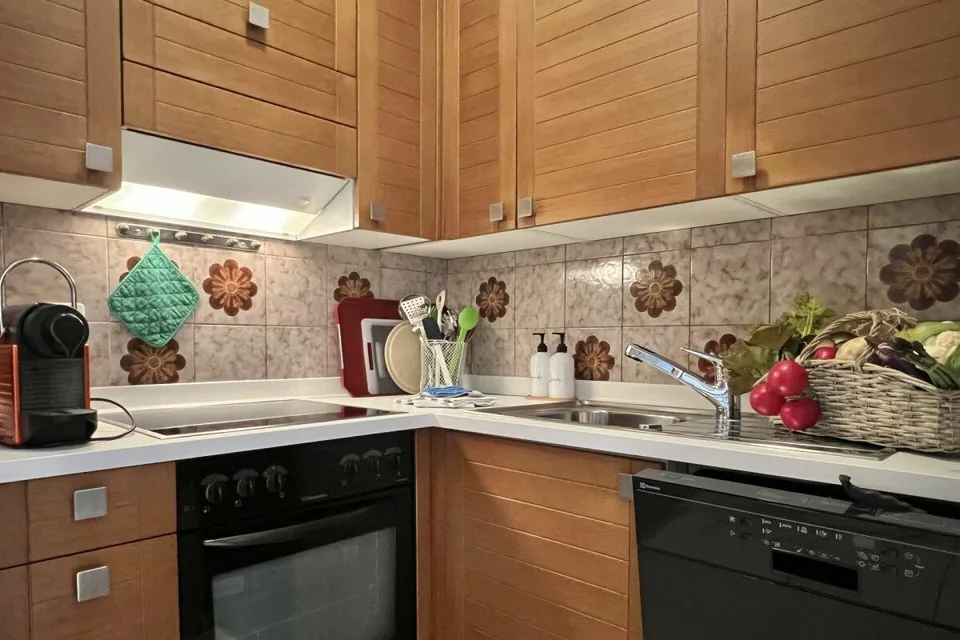 Réduction de prix!!! Appartement de vacances élégant avec grande terrasse, piscine communautaire et accès direct au lac – photo 17 sur 30