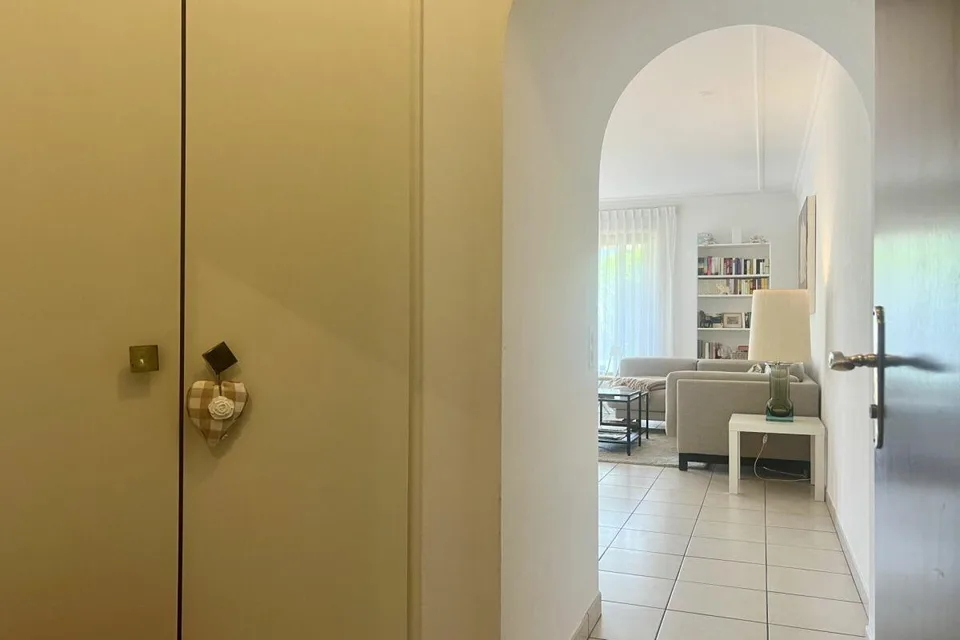 Réduction de prix!!! Appartement de vacances élégant avec grande terrasse, piscine communautaire et accès direct au lac – photo 15 sur 30